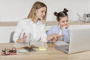 Cuộc thi làm thiệp tặng Thầy, Cô chào mừng Ngày Nhà giáo Việt Nam